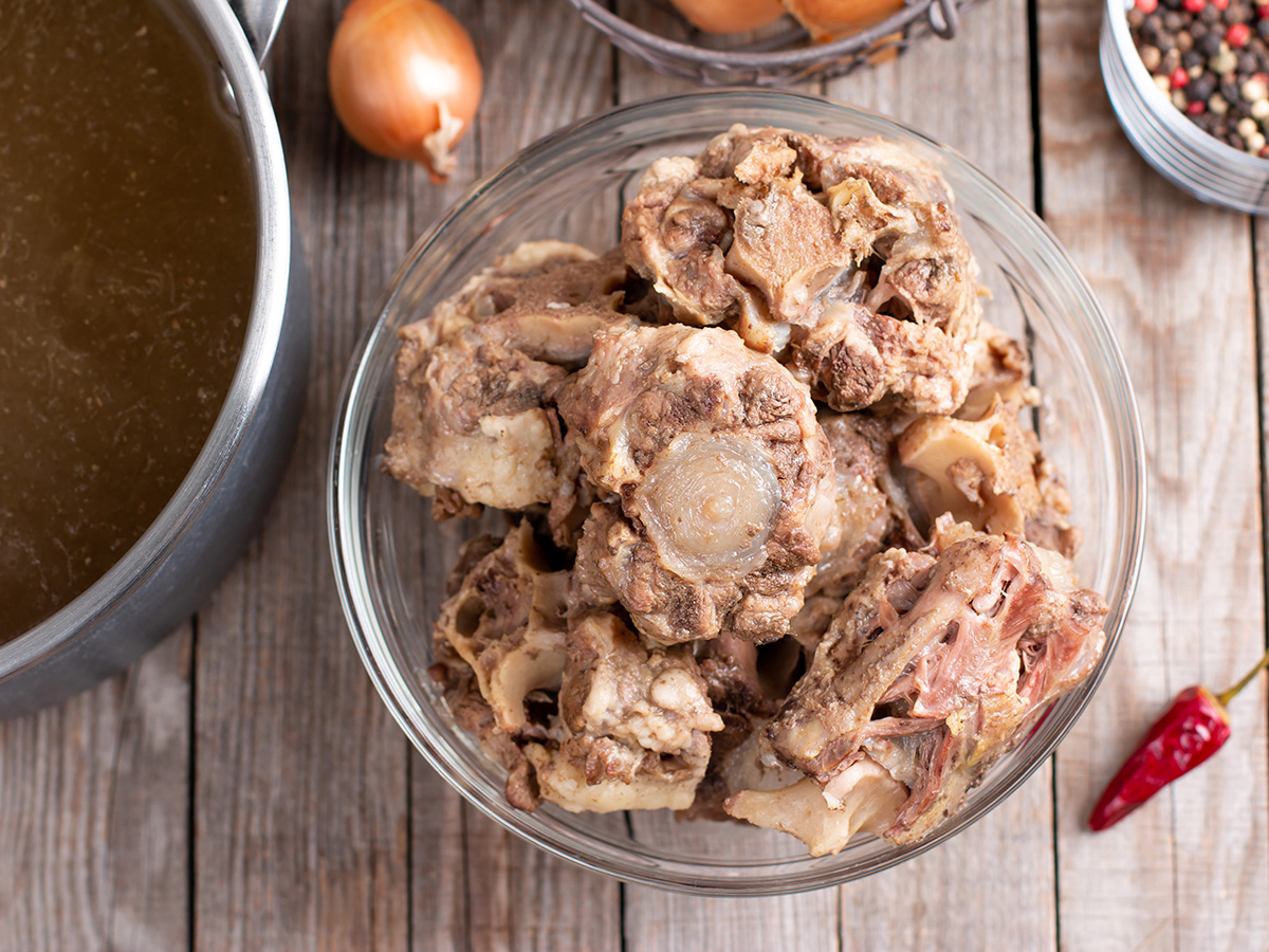 Bone broth for dogs - the best recipe.